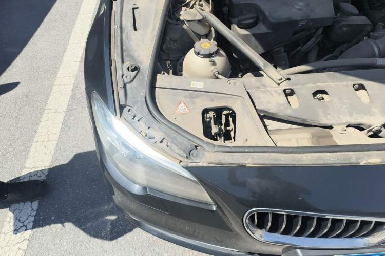 Used BMW 5 Series 2013 525Li Leading Model Engine Bay Right