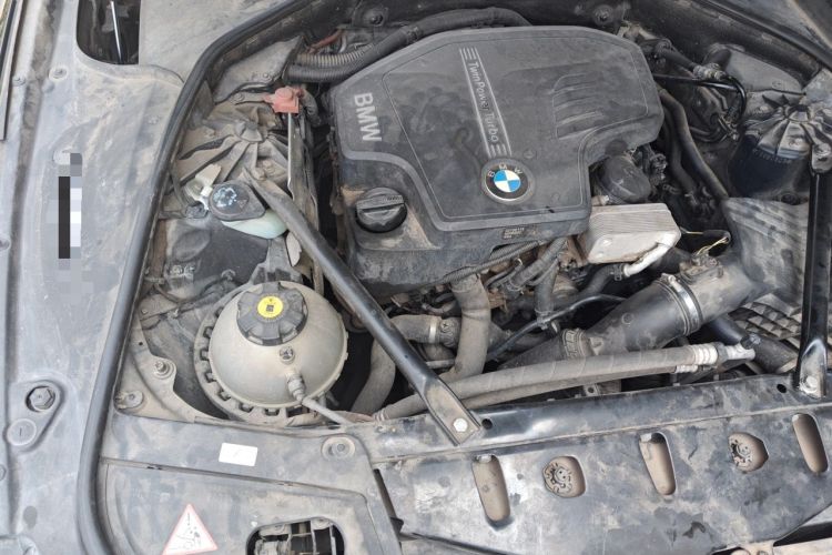 Used BMW 5 Series 2013 525Li Leading Model Engine Bay Right