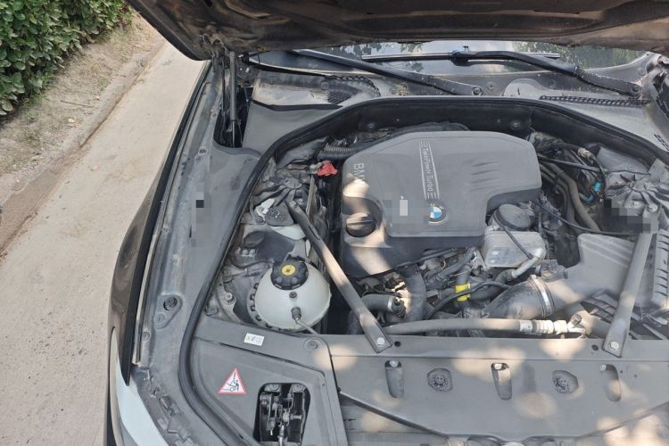 Used BMW 5 Series 2013 528i xDrive Luxury Edition Engine Bay Right