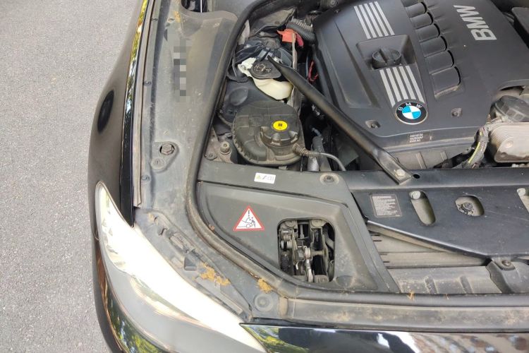 Used BMW 5 Series 2013 530Li Leading Model Engine Bay Right