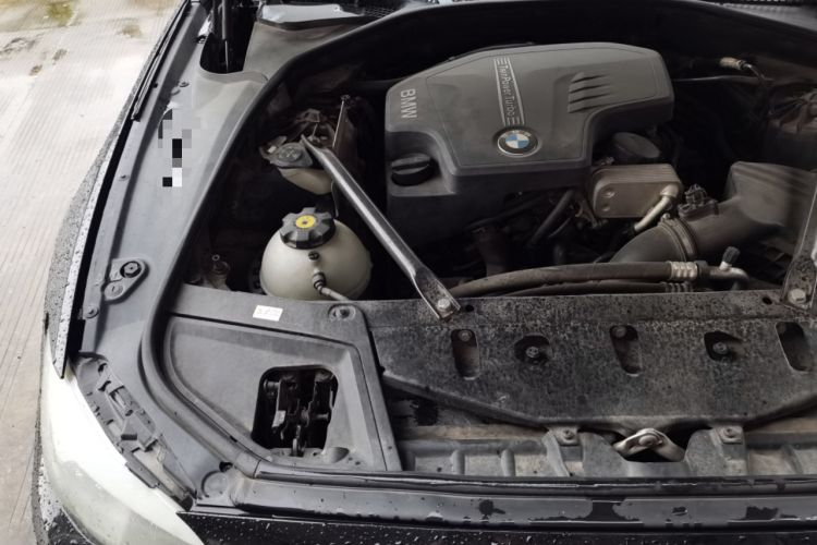 Used BMW 5 Series 2013 525Li Luxury Model Engine Bay Right