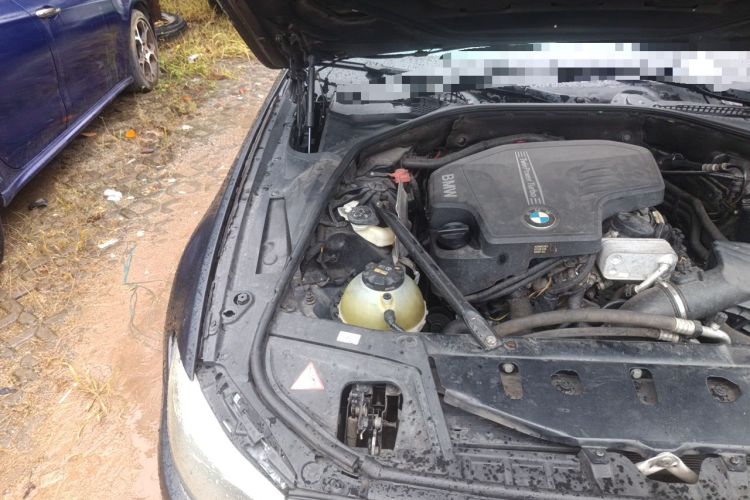 Used BMW 5 Series 2013 520Li Elegant Edition Engine Bay Right