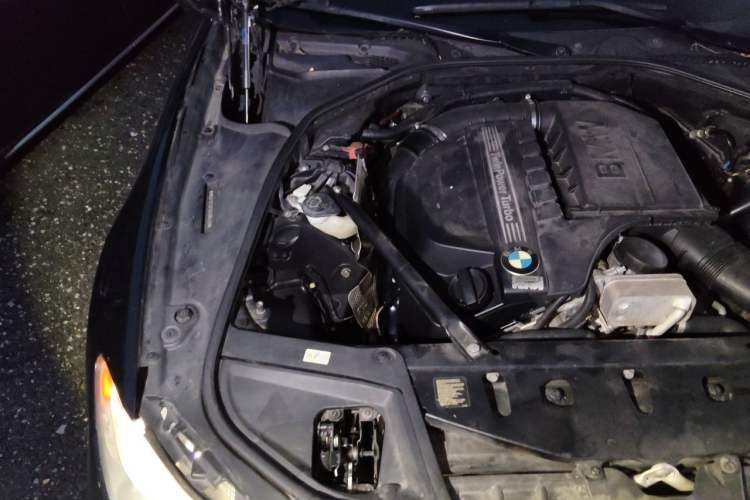 Used BMW 5 Series 2013 535i Luxury Sport Edition Engine Bay Right