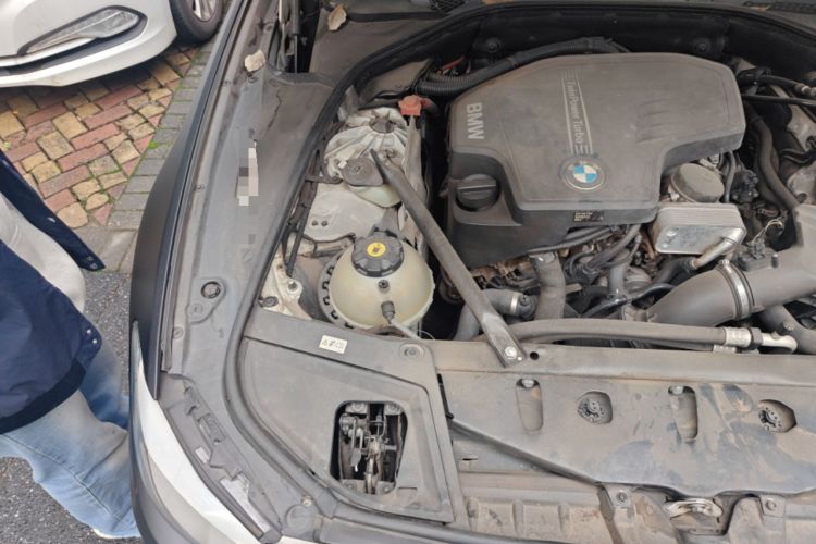 Used BMW 5 Series 2013 525Li Leading Model Engine Bay Right