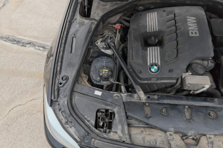 Used BMW 5 Series 2013 530Li Leading Model Engine Bay Right