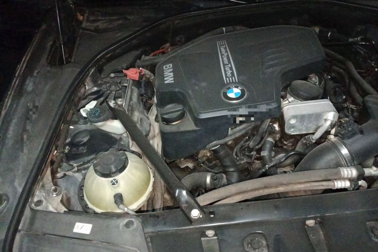 Used BMW 5 Series 2013 520Li Elegant Edition Engine Bay Right