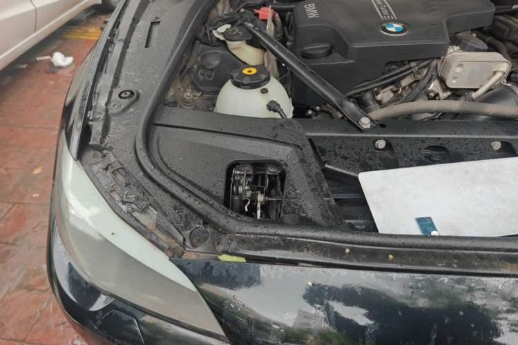 Used BMW 5 Series 2013 525Li Luxury Model Engine Bay Right