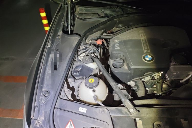 Used BMW 5 Series 2013 525Li Luxury Model Engine Bay Right