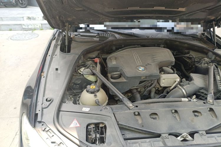 Used BMW 5 Series 2013 525Li Leading Model Engine Bay Right