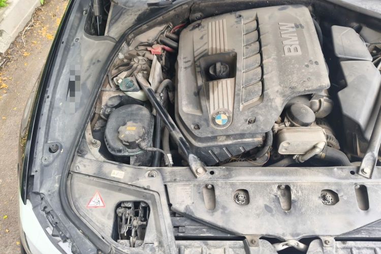 Used BMW 5 Series 2013 530Li Leading Model Engine Bay Right
