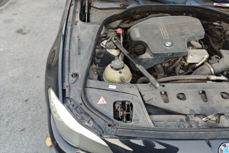 Used BMW 5 Series 2013 525Li Leading Model Engine Bay Right