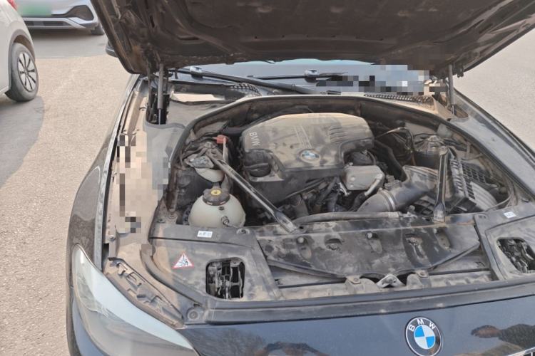 Used BMW 5 Series 2013 525Li Leading Model Engine Bay Right