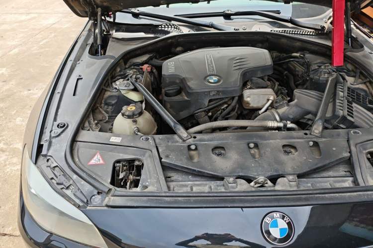 Used BMW 5 Series 2013 525Li Luxury Model Engine Bay Right