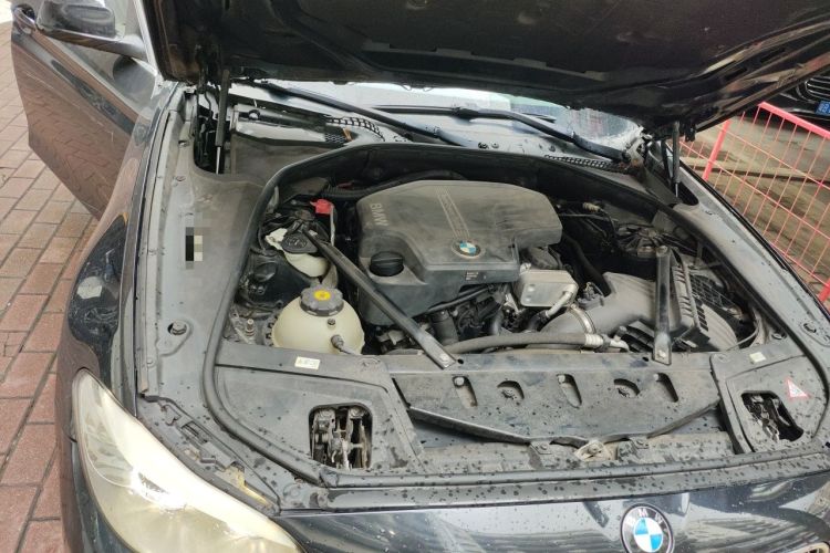 Used BMW 5 Series 2013 520Li Elegant Edition Engine Bay Right