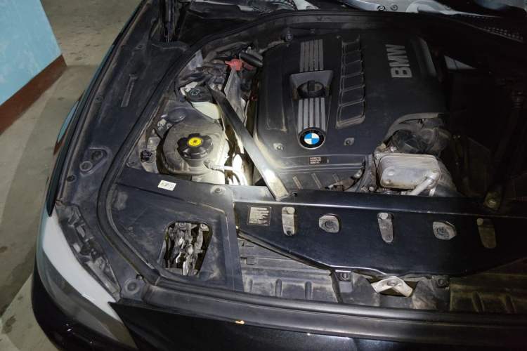 Used BMW 5 Series 2013 530Li Leading Model Engine Bay Right