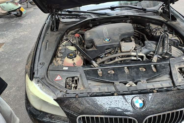 Used BMW 5 Series 2013 525Li Leading Model Engine Bay Right