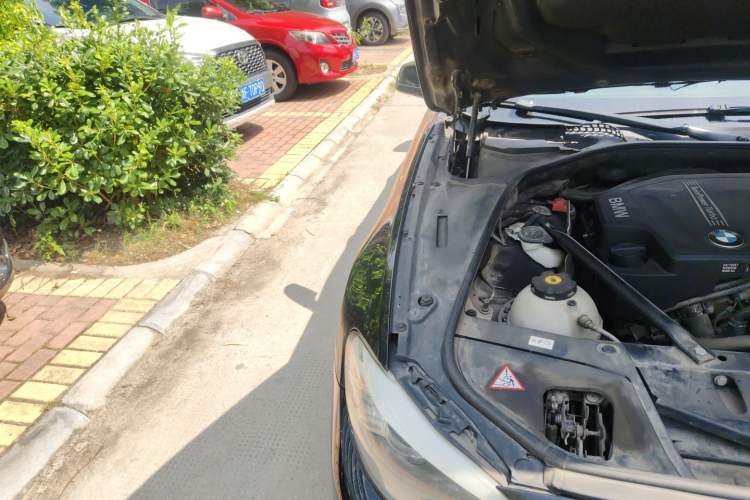 Used BMW 5 Series 2013 520Li Elegant Edition Engine Bay Right