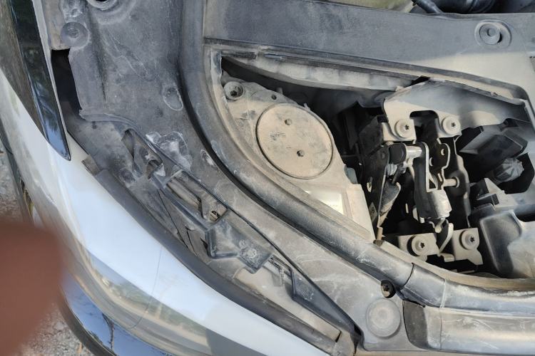 Used BMW 5 Series 2013 525Li Leading Model Engine Bay Right