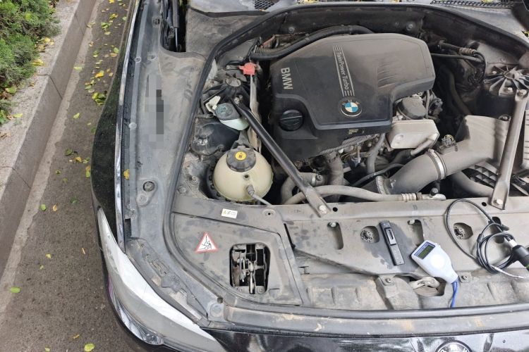 Used BMW 5 Series 2013 520Li Elegant Edition Engine Bay Right