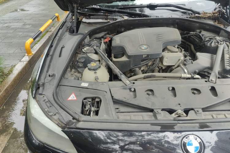 Used BMW 5 Series 2013 525Li Luxury Model Engine Bay Right