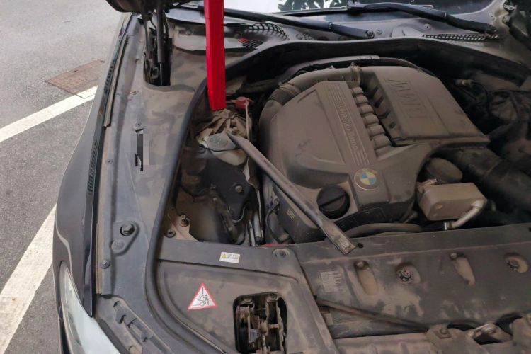 Used BMW 5 Series 2013 535Li Leading Model Engine Bay Right