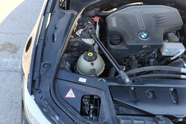 Used BMW 5 Series 2013 525Li Luxury Model Engine Bay Right