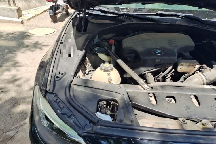 Used BMW 5 Series 2013 520Li Elegant Edition Engine Bay Right