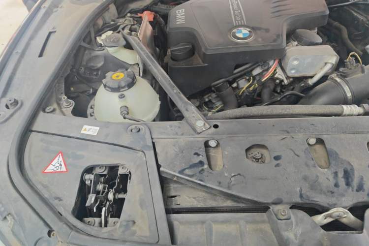 Used BMW 5 Series 2013 525Li Luxury Model Engine Bay Right