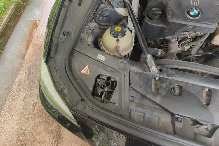Used BMW 5 Series 2013 525Li Luxury Model Engine Bay Right