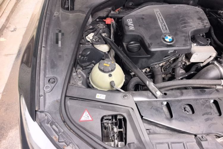 Used BMW 5 Series 2013 525Li Luxury Model Engine Bay Right