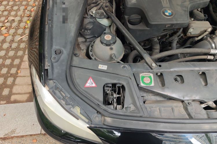 Used BMW 5 Series 2013 525Li Leading Model Engine Bay Right