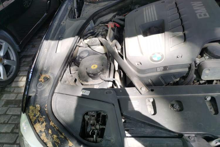 Used BMW 5 Series 2013 530Li Leading Model Engine Bay Right