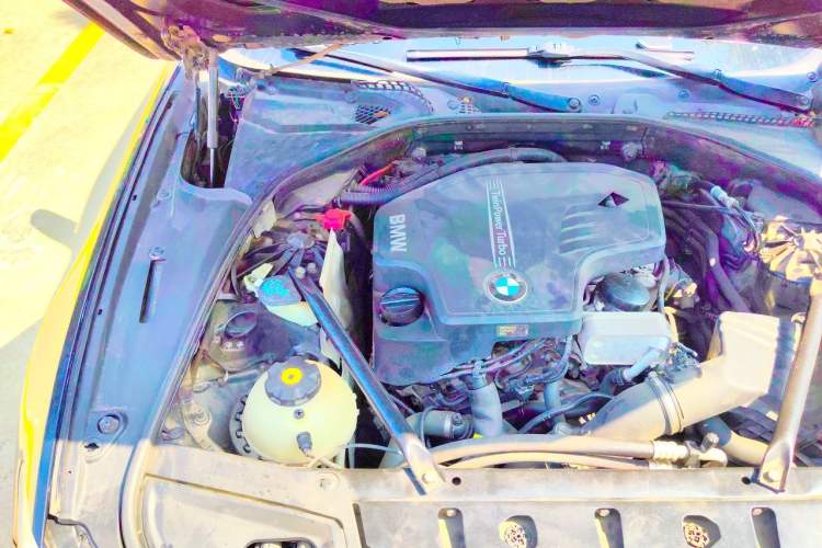 Used BMW 5 Series 2013 525Li Leading Model Engine Bay Right