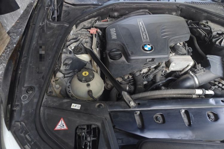 Used BMW 5 Series 2013 525Li Leading Model Engine Bay Right