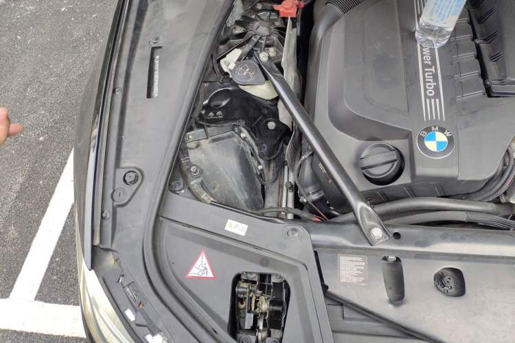 Used BMW 5 Series 2013 535Li Executive Edition Engine Bay Right