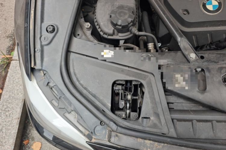 Used BMW 5 Series 2013 530i Luxury Touring Edition Engine Bay Right