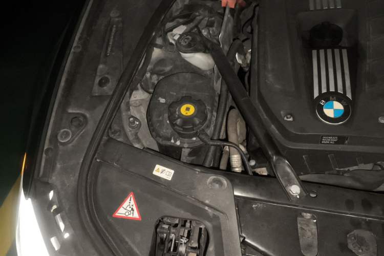 Used BMW 5 Series 2013 530Li Luxury Model Engine Bay Right
