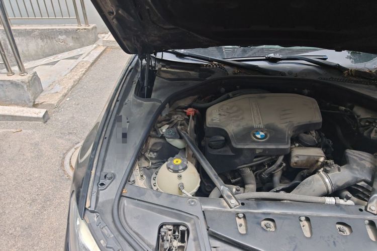Used BMW 5 Series 2013 520Li Elegant Edition Engine Bay Right
