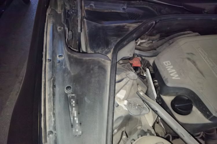 Used BMW 5 Series 2013 520Li Elegant Edition Engine Bay Right
