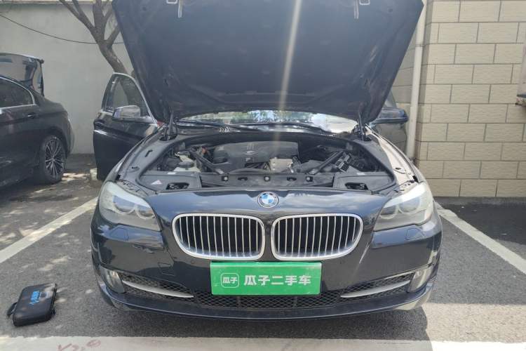 Used BMW 5 Series 2013 525Li Luxury Model Engine Bay