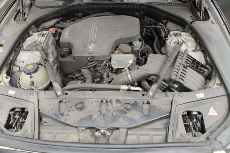 Used BMW 5 Series 2013 525Li Leading Model Engine Bay