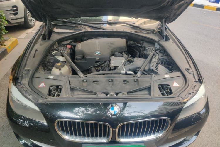 Used BMW 5 Series 2013 525Li Luxury Model Engine Bay