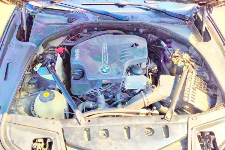 Used BMW 5 Series 2013 525Li Leading Model Engine Bay
