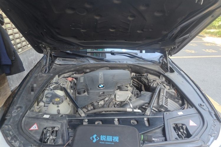 Used BMW 5 Series 2013 525Li Leading Model Engine Bay