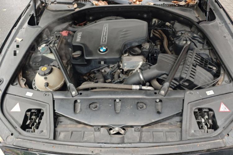 Used BMW 5 Series 2013 520Li Elegant Edition Engine Bay