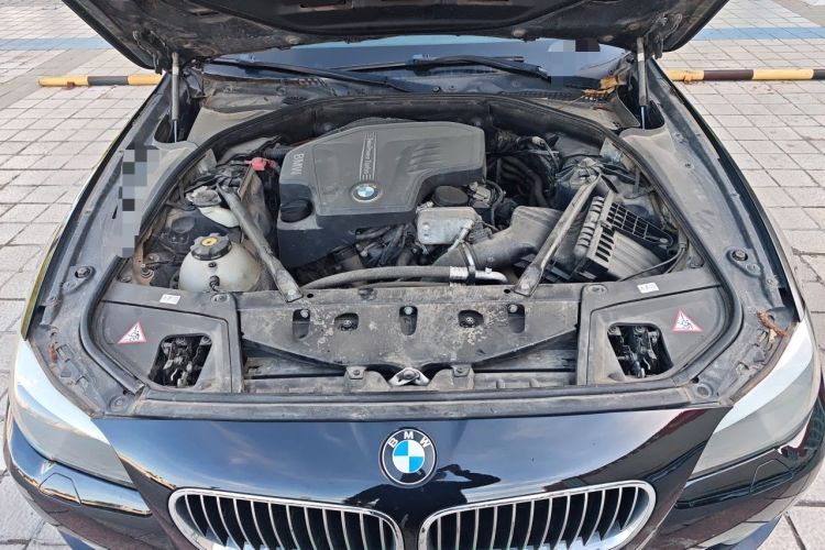Used BMW 5 Series 2013 525Li Leading Model Engine Bay