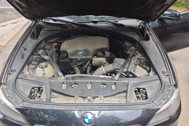 Used BMW 5 Series 2013 520Li Elegant Edition Engine Bay