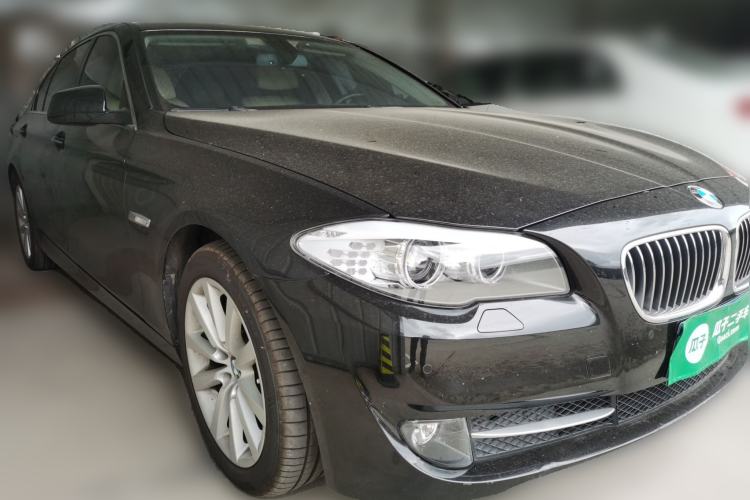 Used BMW 5 Series 2013 530Li Luxury Model Front Right 45 Deg
