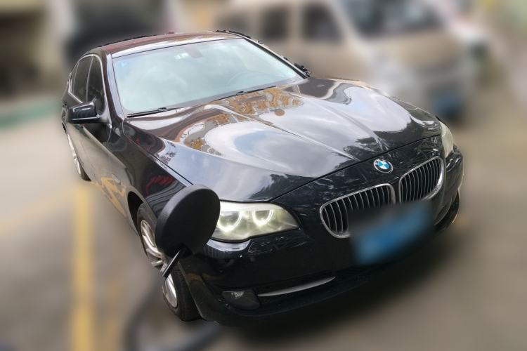 Used BMW 5 Series 2013 525Li Luxury Model Front Right 45 Deg