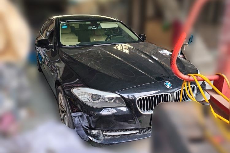 Used BMW 5 Series 2013 530Li Leading Model Front Right 45 Deg